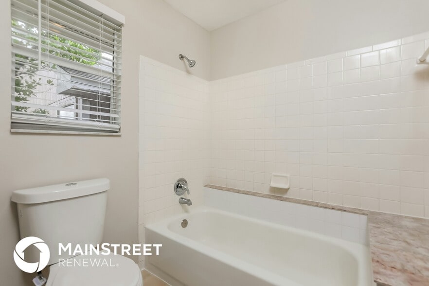 Building Photo - 9303 Daney St