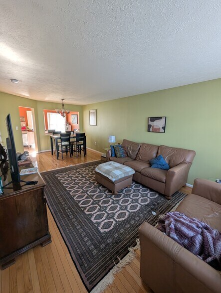 Building Photo - 7988 Copperfield Way
