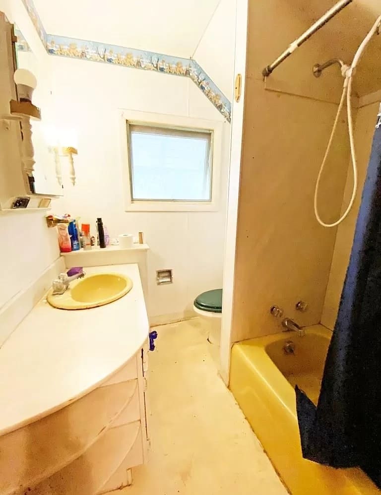 Building Photo - 606 Cypress Ave