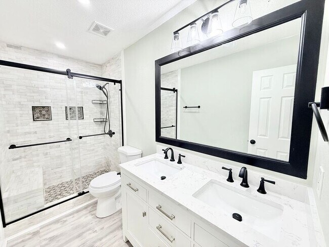 Building Photo - 4993 Mayo Cir