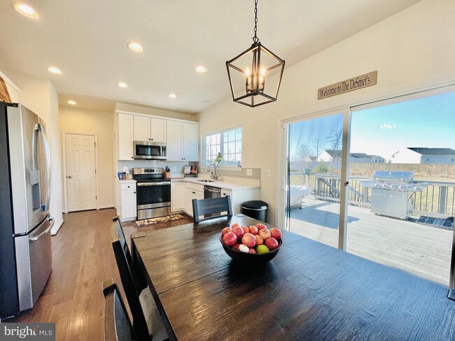 Building Photo - 73 Wellspring Dr