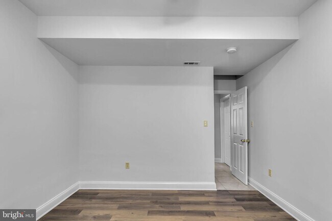Building Photo - 22855 Oakgrove Rd