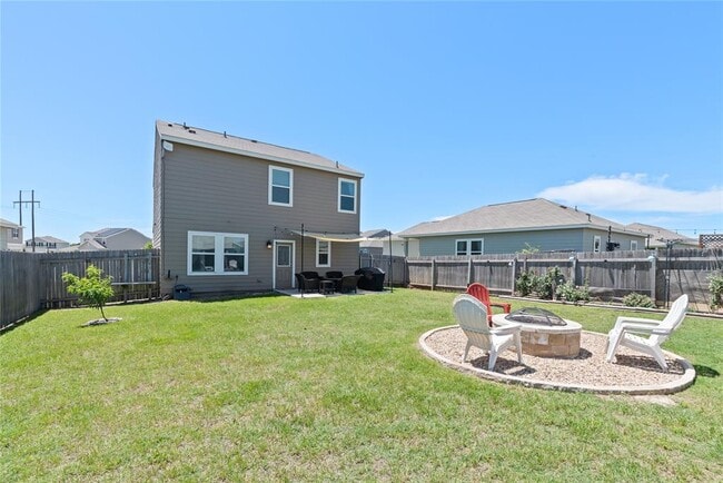 Building Photo - 204 Peony Ln.