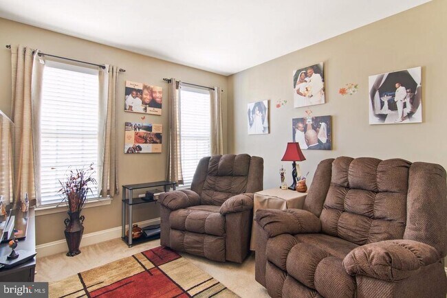 Building Photo - 2613 Glenriver Way