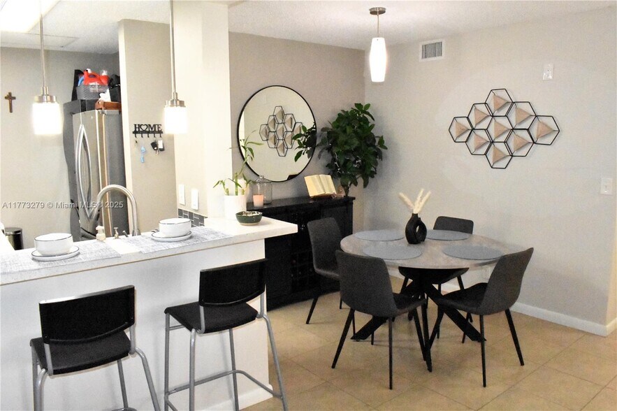 SO FLO Real Estate Group 3586 N University Dr # U-6 CORAL SPRINGS, FL - 3586 N University Dr