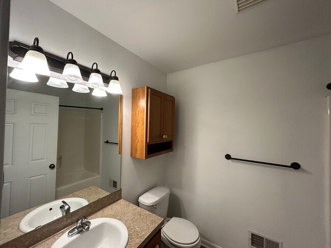 Building Photo - 1020 Katra Ln