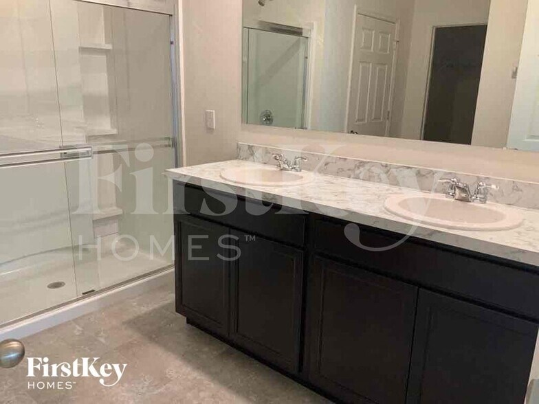 Building Photo - 6938 NW Daffodil Ln