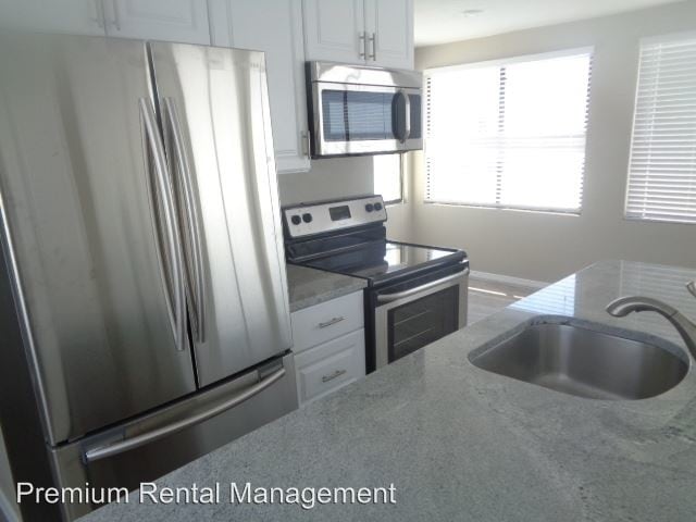 Building Photo - 311 S Grandview Ave