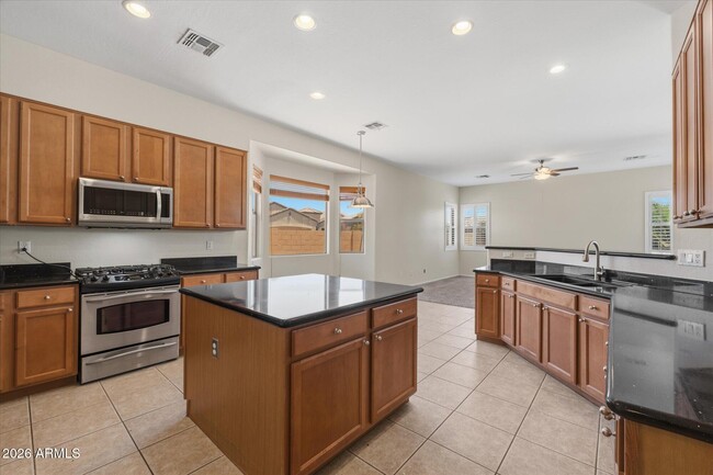 Building Photo - 2619 E Hazeltine Way