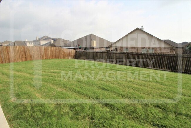 Building Photo - Charming 3-bed, 2-bath home now available ...