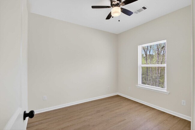 Building Photo - 2001-2003 Scotty Ct