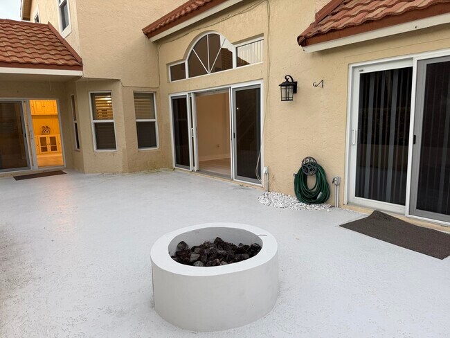 Building Photo - 1343 Lake Breeze Dr