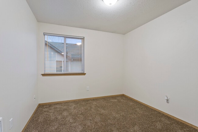 Building Photo - Jonathan's Place