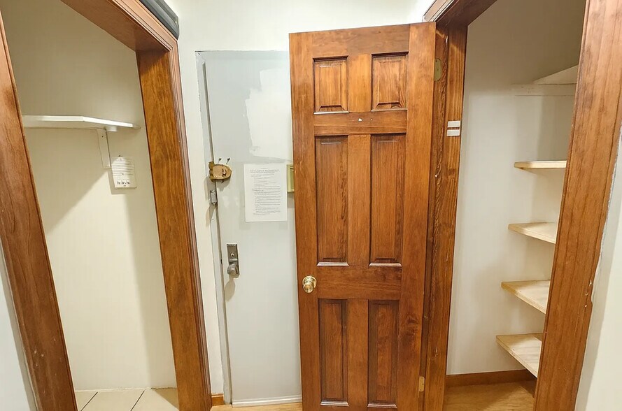 Building Photo - 2819 21st Ave