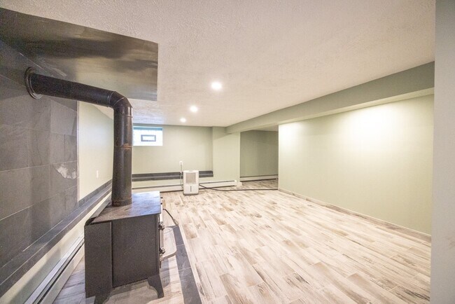 Building Photo - 52 East Ave