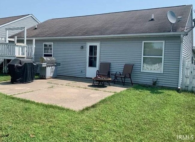 Building Photo - 292 Blakely Dr N