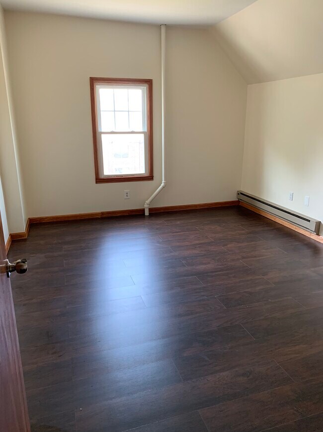 Building Photo - 816 Green Ridge St