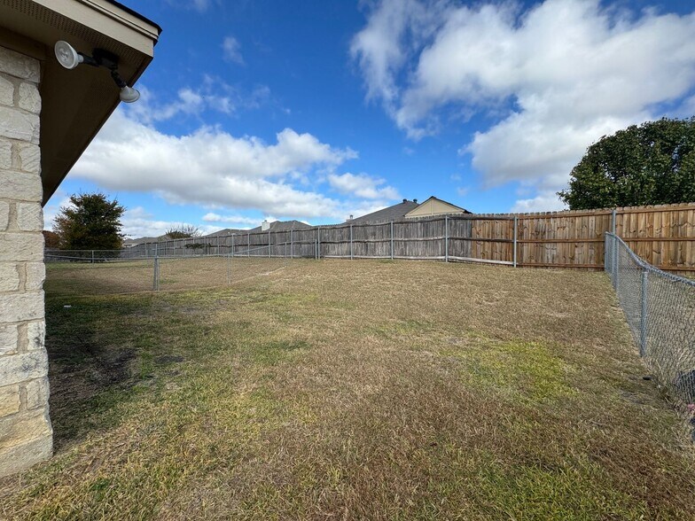 Building Photo - 1205 Powder River Dr