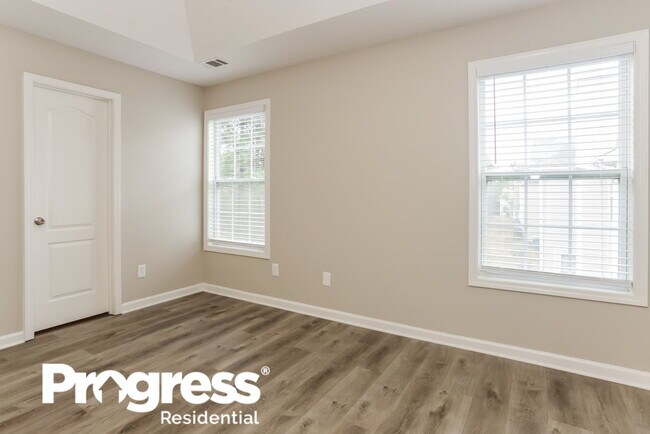 Building Photo - 5701 Castlebrook Dr