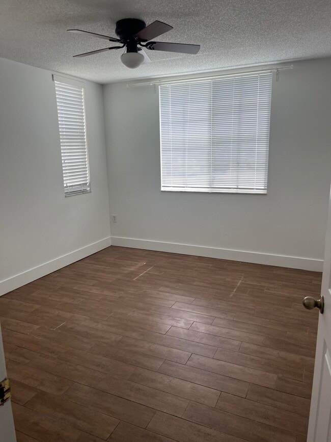 Building Photo - 631 SW 111th Ln