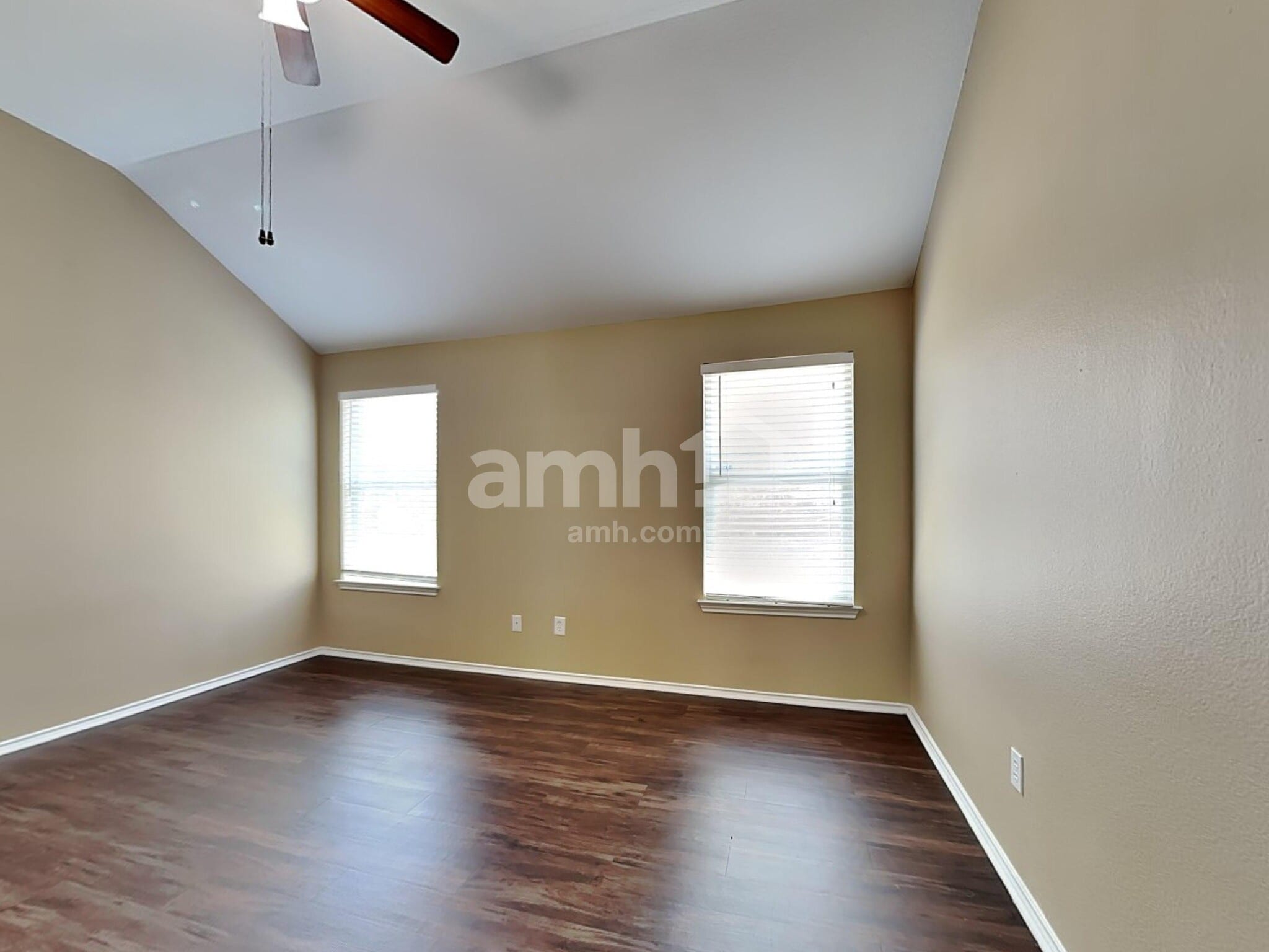 Building Photo - 265 Firwood N