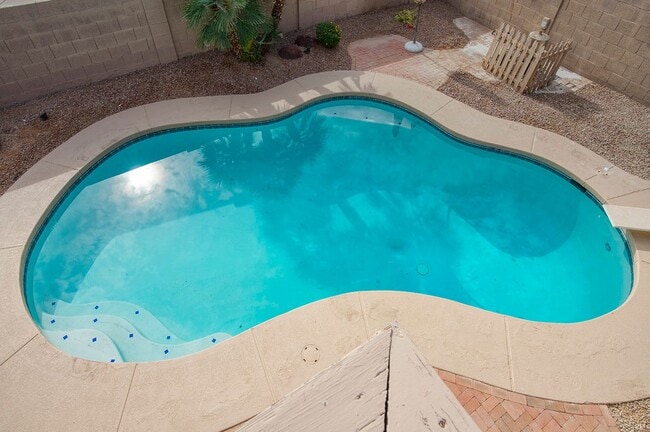 Building Photo - Spacious Tempe 4 bedroom