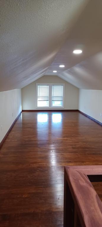 Building Photo - 6827 NE Glisan St