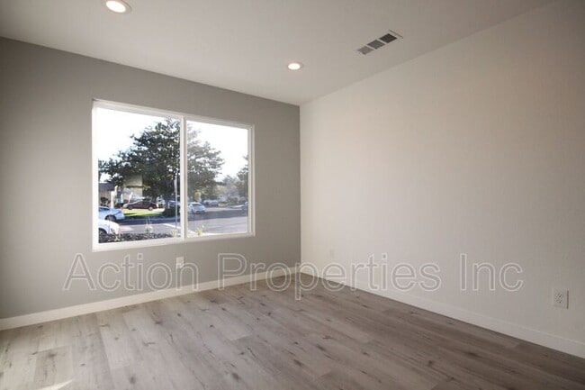 Building Photo - 790 San Pablo Dr