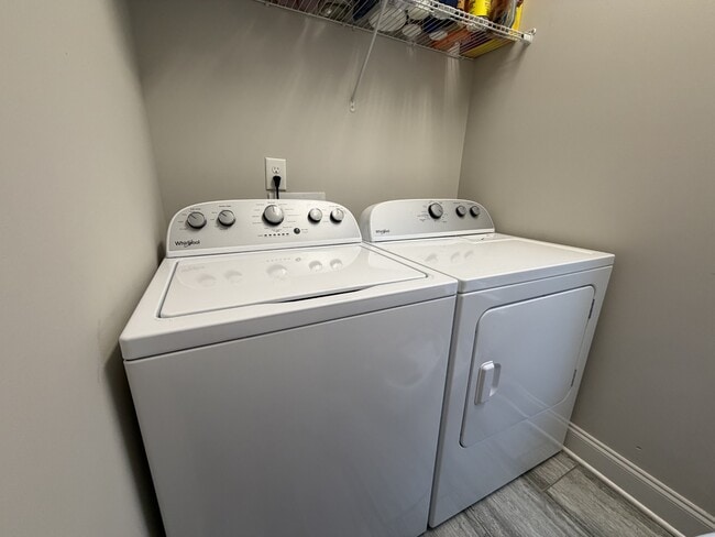 Building Photo - 1630 Shadow Green Dr