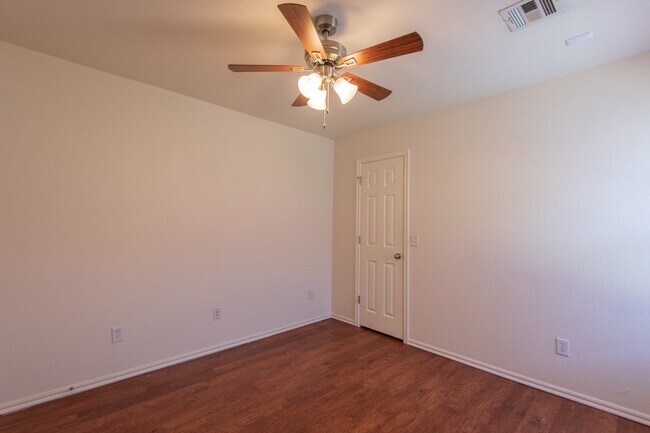 Building Photo - 17405 Bronze Ln