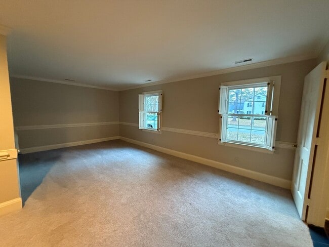 Building Photo - 1118 Laurel Ln NW