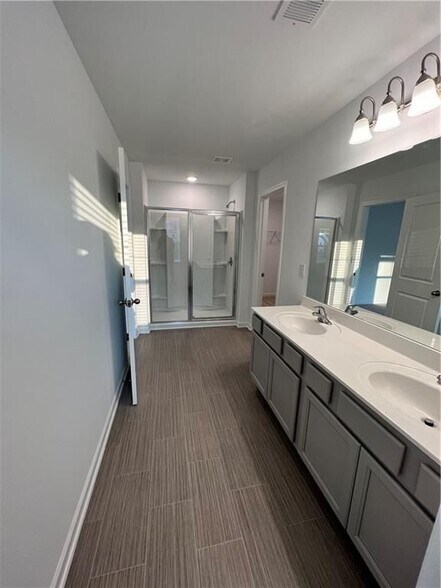 Building Photo - 6075 Handley Dr