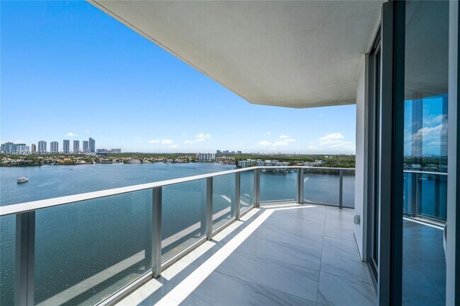 Building Photo - 17111 Biscayne Blvd