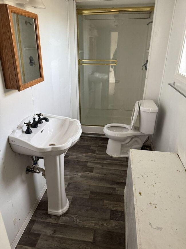 Building Photo - 5BD/2BA House in Coos Bay!