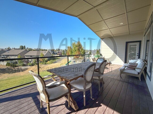 Building Photo - Spacious Eagle Ridge Home
