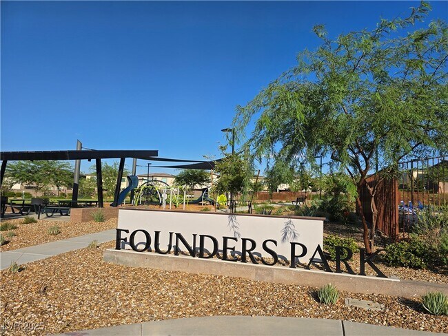 Building Photo - 375 Powell Crst Dr