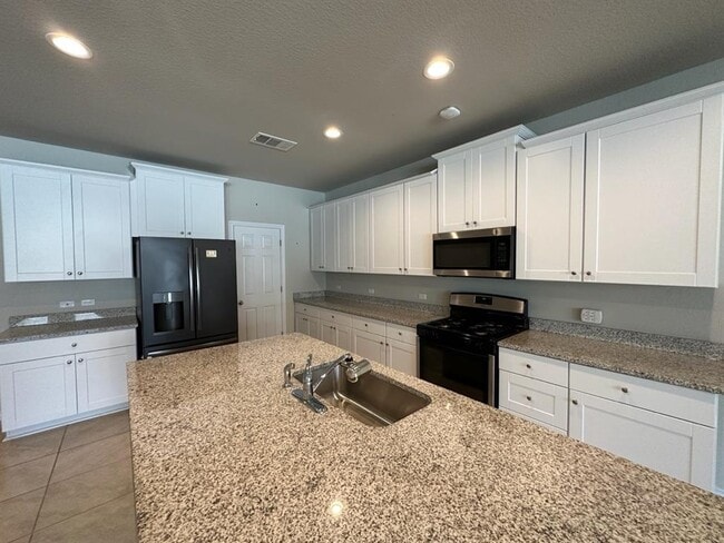 Building Photo - 10901 Mickelson Dr