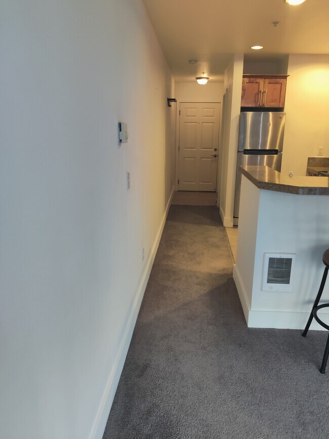 Building Photo - 123 Queen Anne Ave N