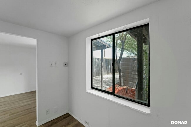Building Photo - 127 N 1st Ave