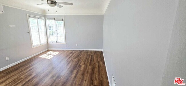 Building Photo - 158 S Elm Dr