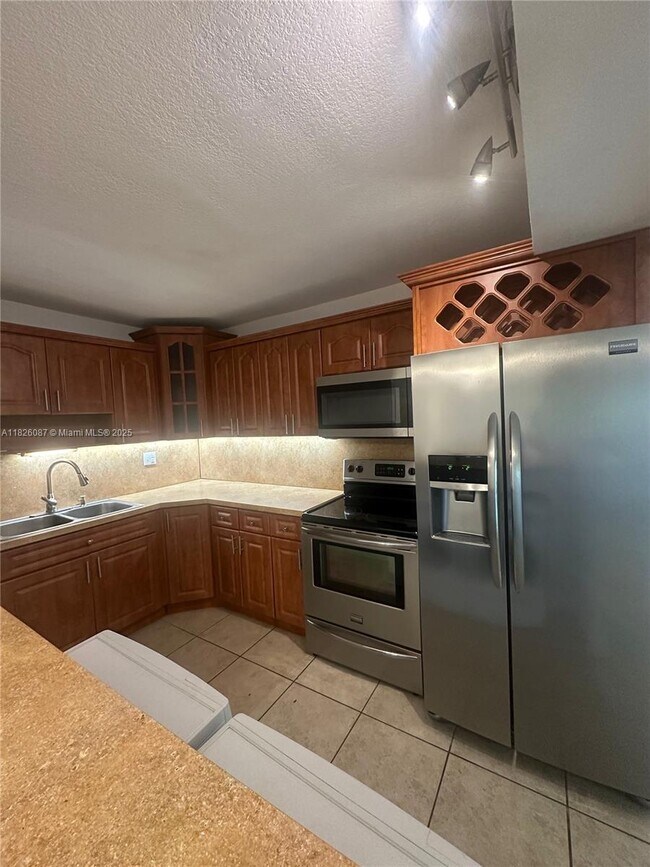 Building Photo - 9487 SW 76th St