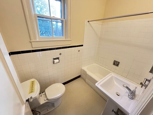 Building Photo - Oleander Court - 1 bed | 1 bath