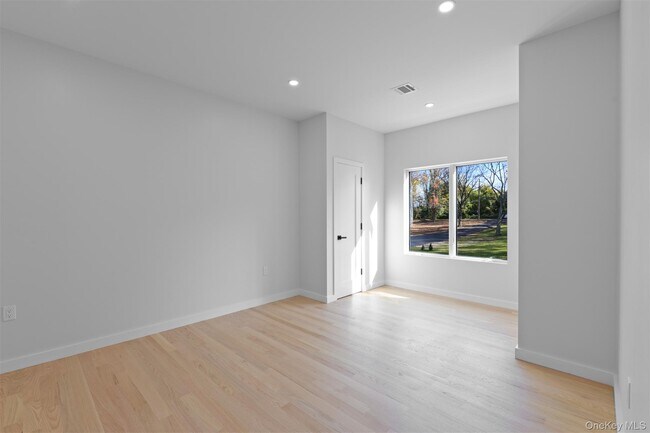 Building Photo - 613 Union Rd