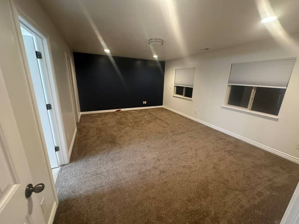 Building Photo - 5286 N Fox Hunters Loop