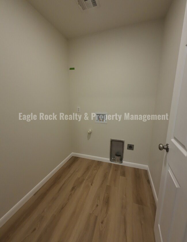 Building Photo - 1369 E 67th St