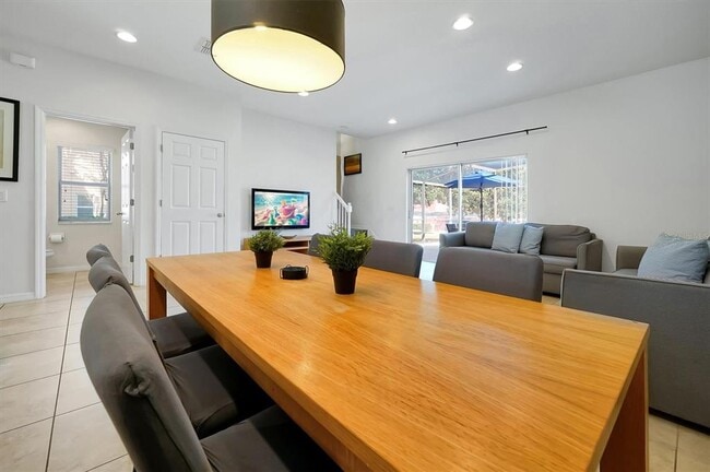 Building Photo - 3011 Red Ginger Rd