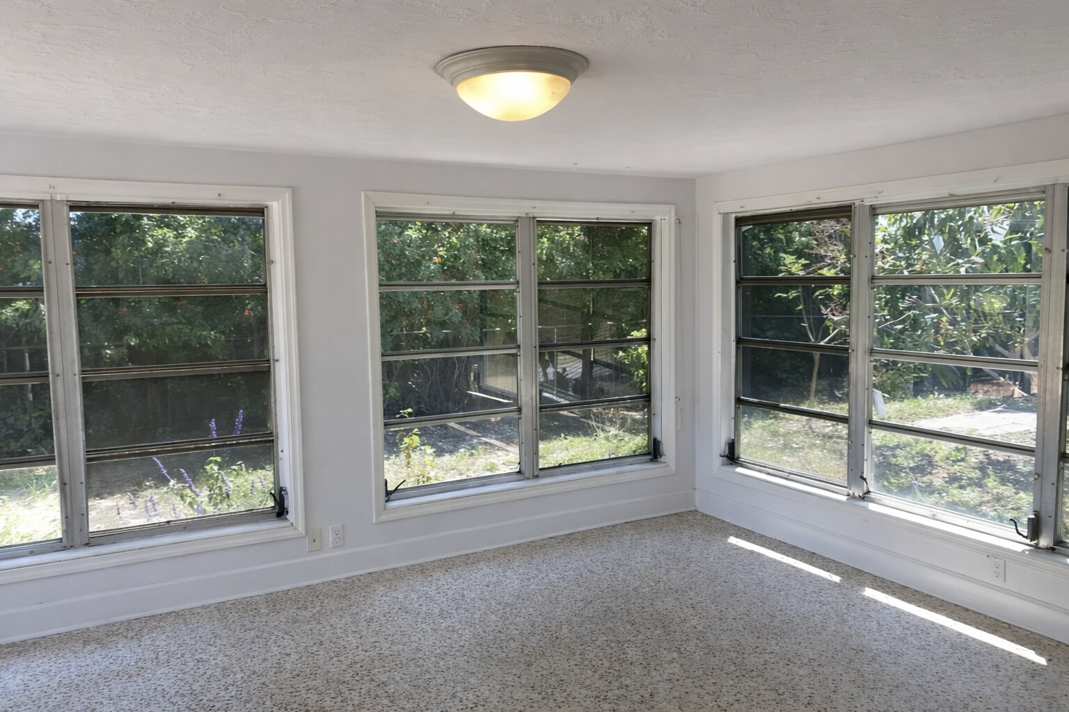 Building Photo - 2714 Grove St