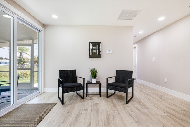 Building Photo - Englewood Padsplit Co-living Affordable Ho...
