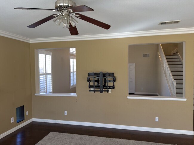 Building Photo - Beautiful home near La Mariposa Elementary School in Camarillo