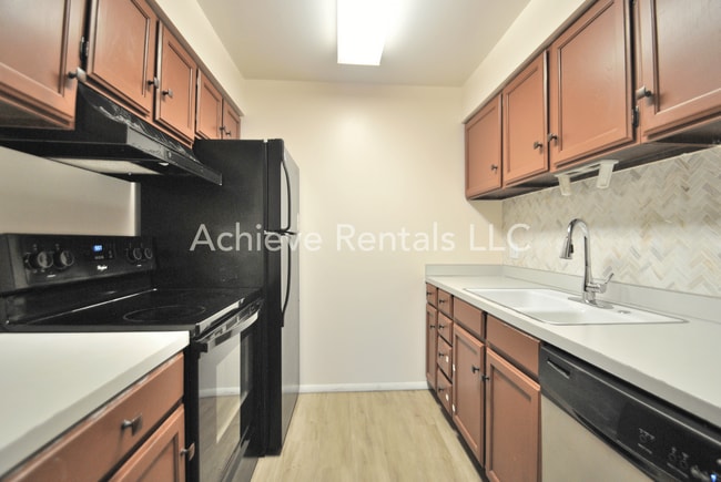 Building Photo - 167 E 100 N